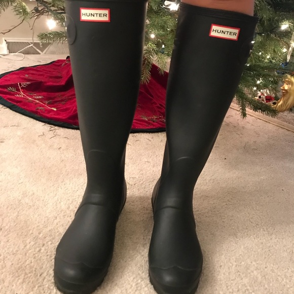 Matte Black Tall Hunter Rainboots - Picture 6 of 7